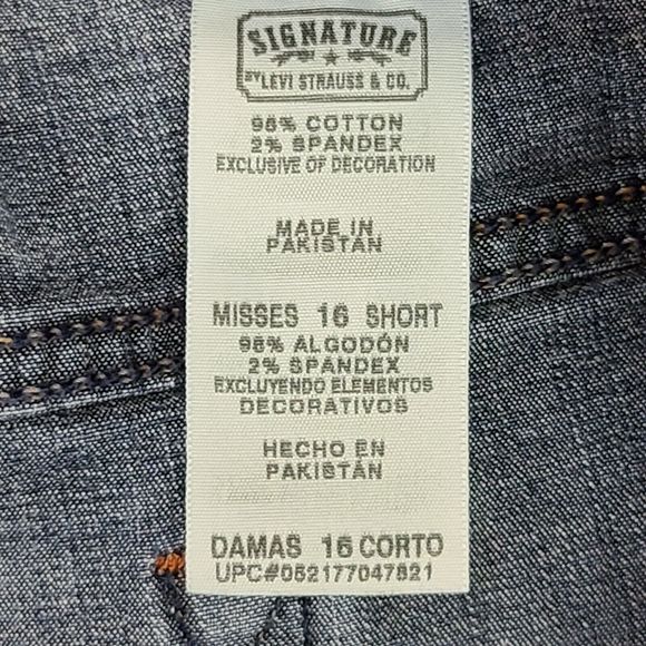 Levi Signature Women's (16 Short) At Waist Bootcut Blue Denim Jeans (34 x 28.5) - Picture 9 of 10